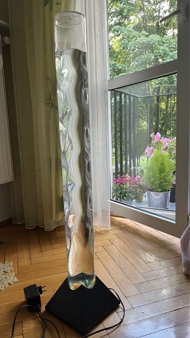 Lampa wodna z rybkami