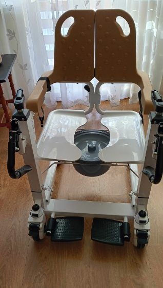 Sprzedam wózek podnosząco-sanitarny