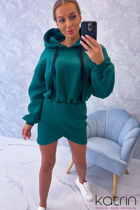 Sukienka ocieplana z kopertowym dołem kolory