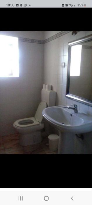 Aluga-se Quarto a Senhora em Paderne