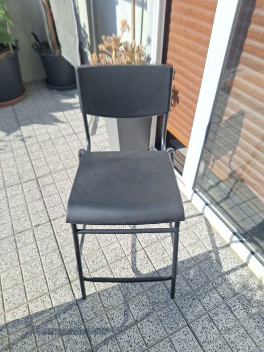 Cadeira alta preta Ikea