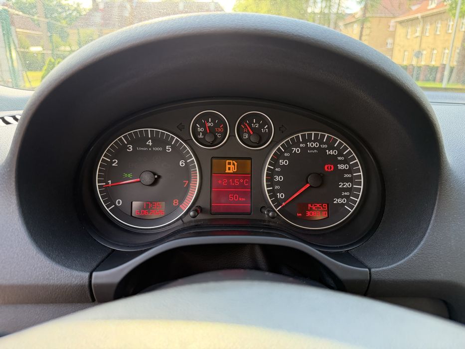 Audi A3 8P 1.6 mpi  *klima* *grzane fotele*