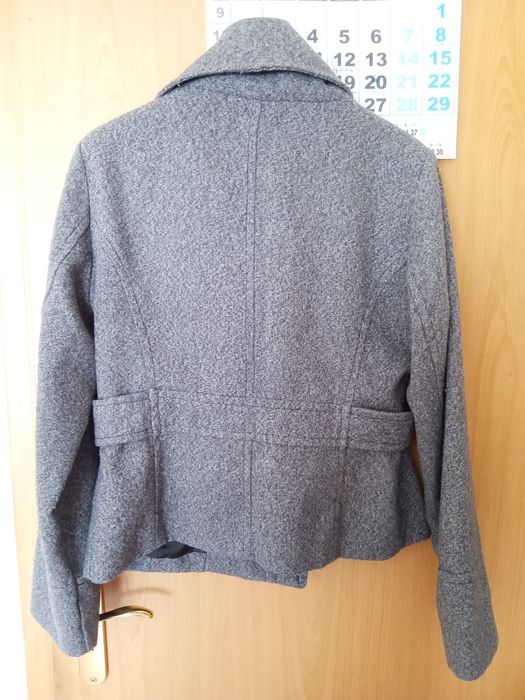 Casaco cinza XL (medidas foto veste pequeno)