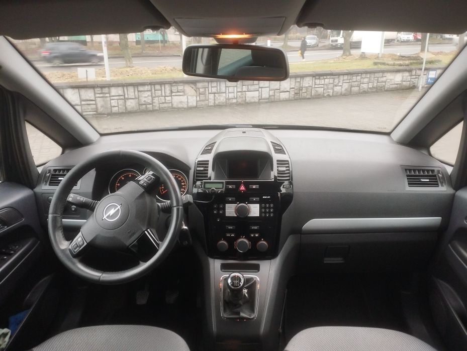 Продам автомобіль Opel zafira