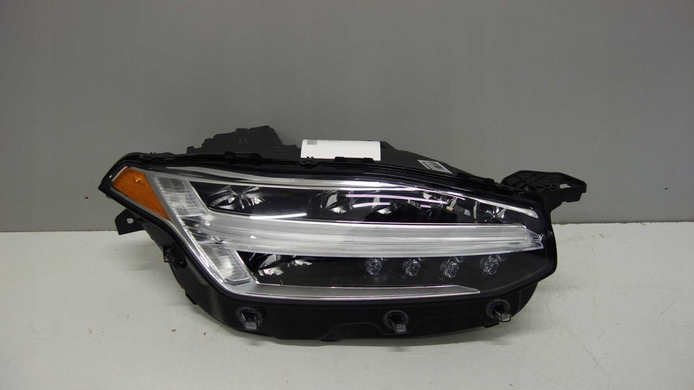 Фары передние Фара правая левая Volvo XC90 разборка: 1 000 $ - Передні ...