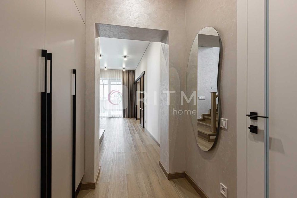 Продаж будинку з дизайнерським ремонтом 5хв від Сихова.