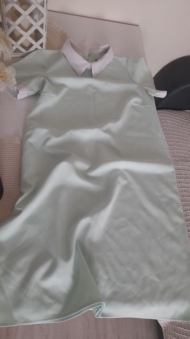 Letnia sukienka miętowa.