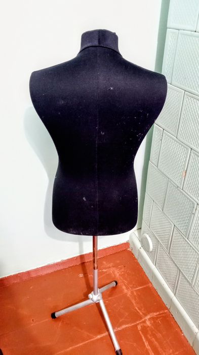 Продам пластиковий манекен