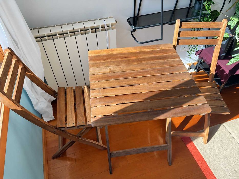 Conjunto IKEA ASKHOLMEN – Mesa + 2 cadeiras dobráveis