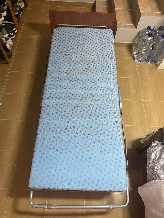 Mini cama movel (divã)