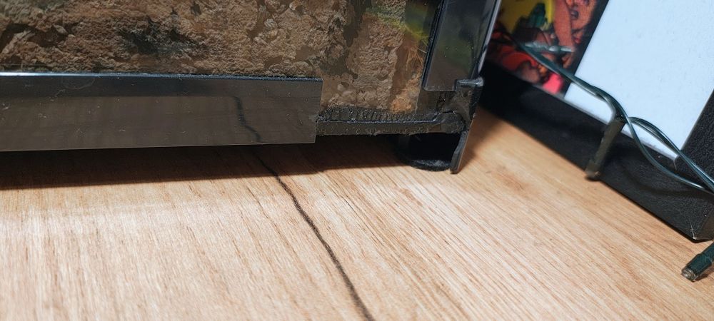 Sprzedam kompletne terrarium 30x30x45