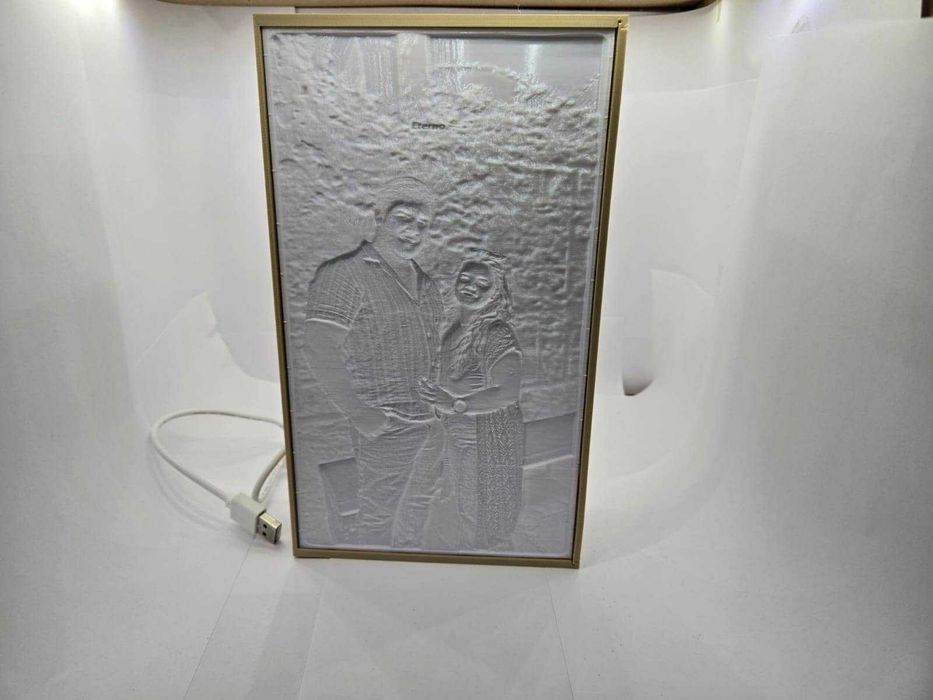 Quadro LED Personalizado com Fotografia a Preto e Branco – Presente Original