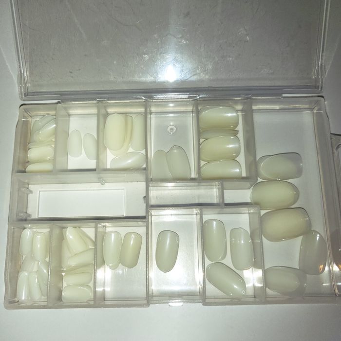 Zestaw lakierów hybrydowch do paznokci i lampa Uv/Led Sun s2