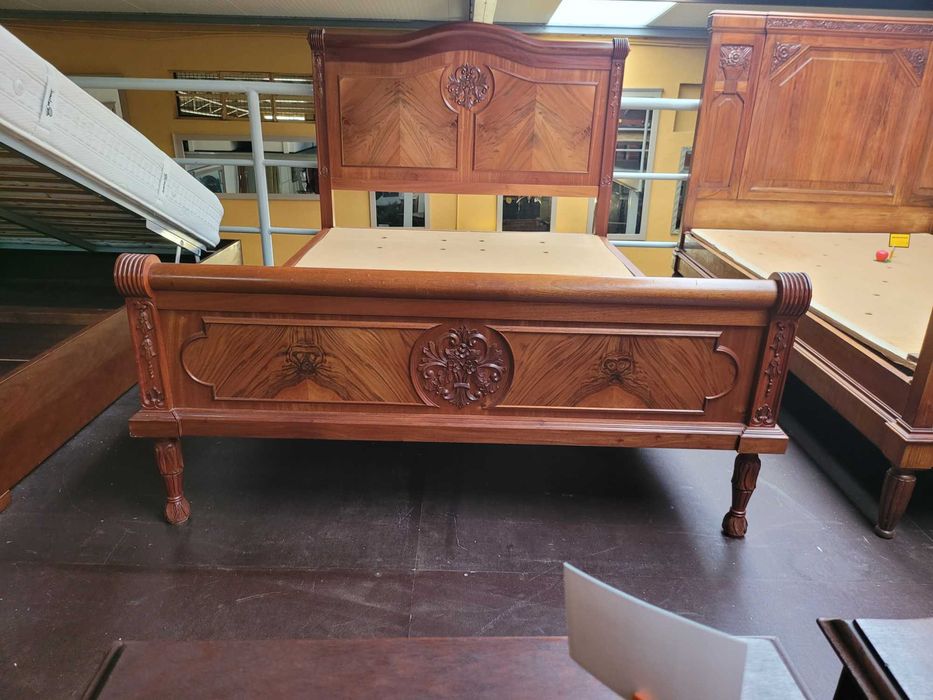 Cama em madeira com estrado - Bom estrado geral