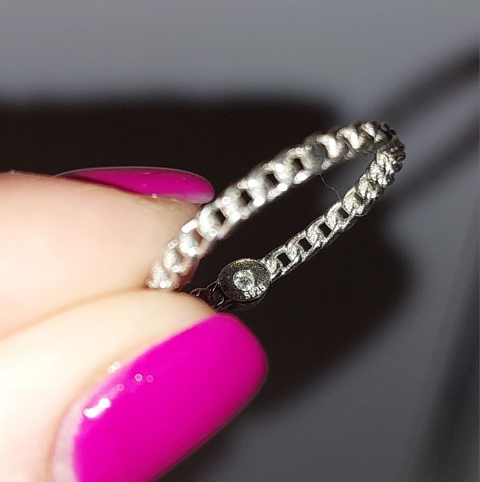 Срібна каблучка з камінцем