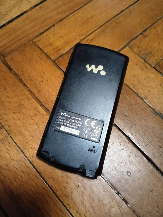 MP3  Sony  Walkman  Player Black (NWZ-E463/BM) 4 GB.