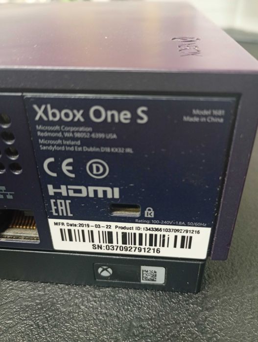 Konsola+Pad Xbox One S 500GB 1681-Komis MADEJ Dębica