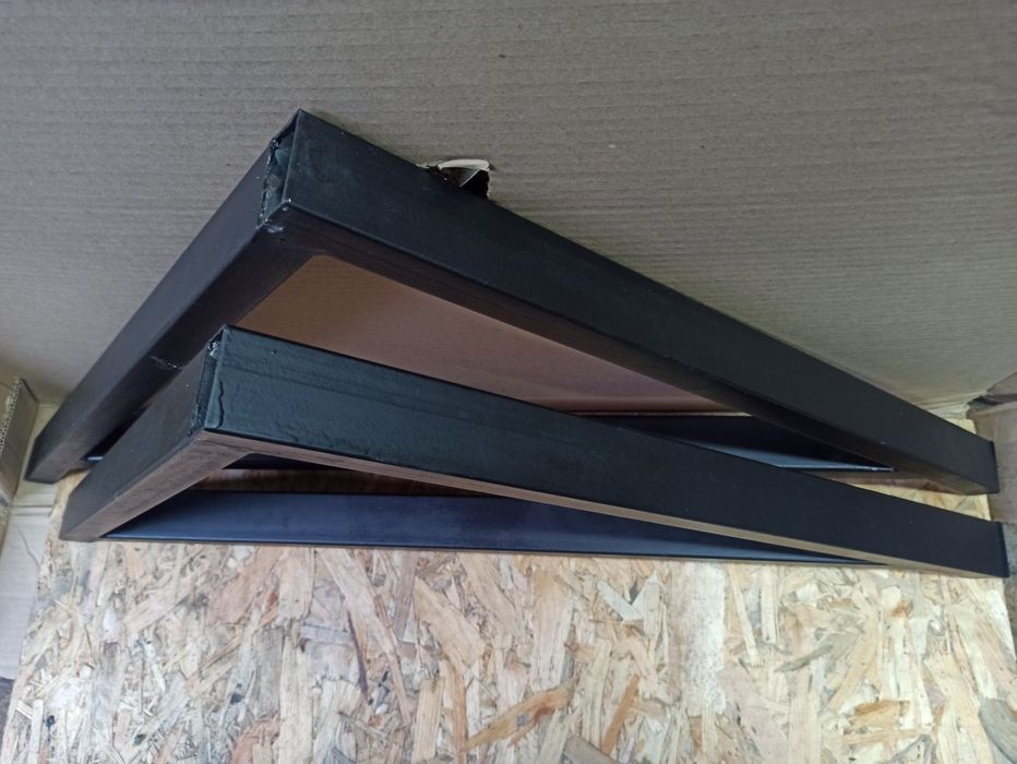 Кронштейни для полок столів умивальників.