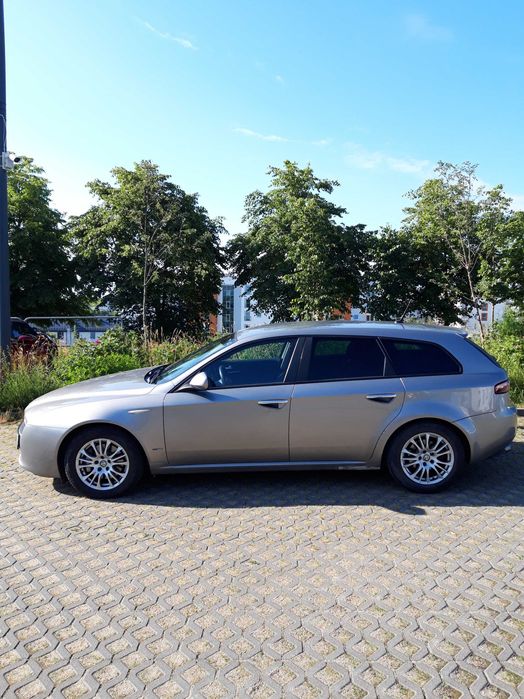 Alfa Romeo 159 1.9 jtd (uszkodzona)