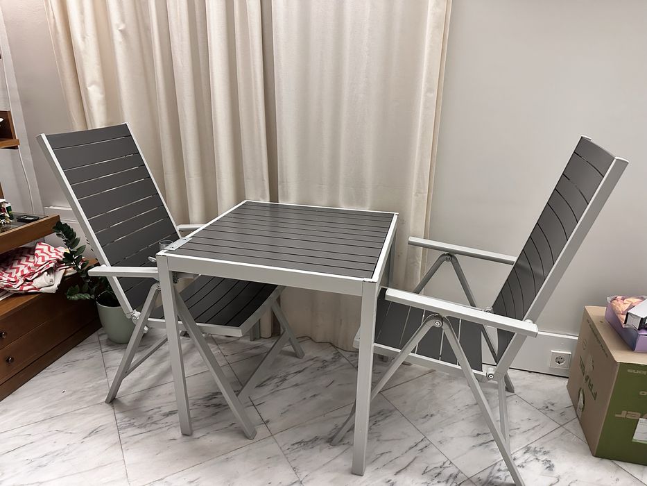 Mesa e cadeiras de exterior Ikea