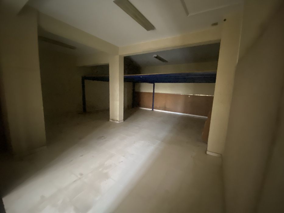 Venda Conjunta – 2 Armazens / Garagens Com 156m² Totais