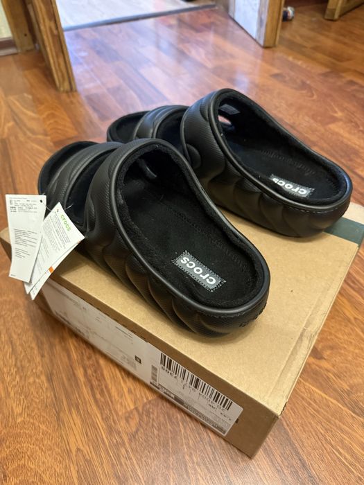 Шльопанці Crocs Classic Cozzzy Overpuff Sandal black, крокси, шлепанцы