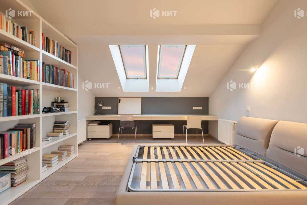 Будинок з басейном,Флоринка, Поряд Олексіївка ( Алексеевка ) 130140