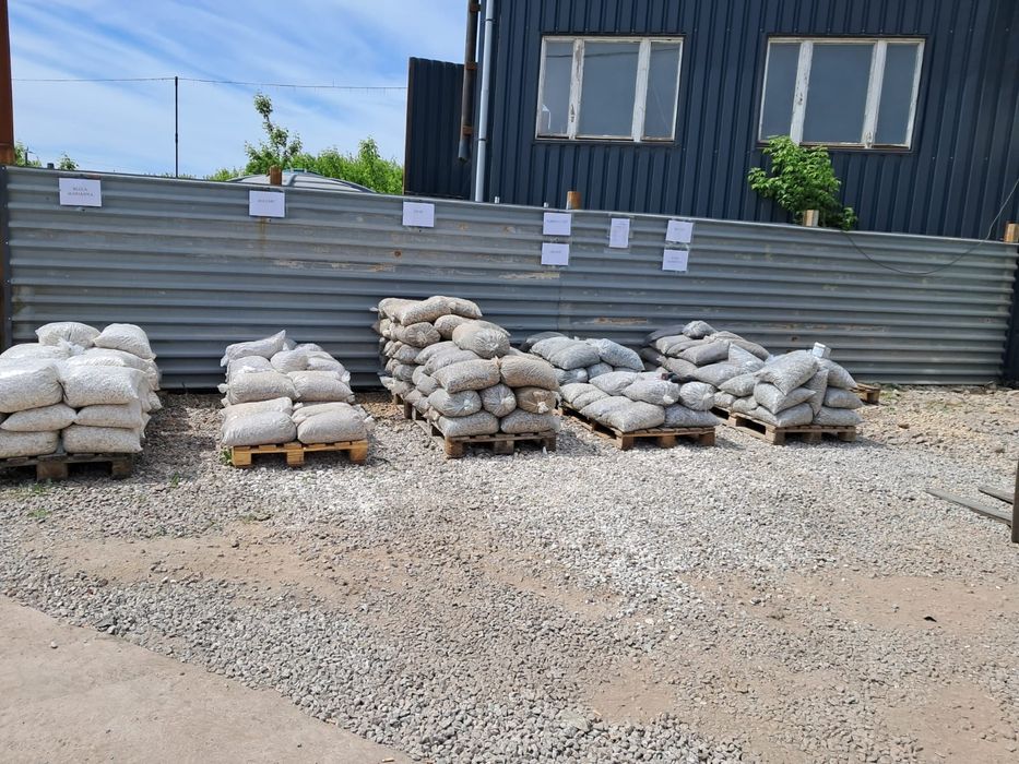 SPRZEDAM DOWIOZE Piasek Ziemia Kruszywo żużel kamień ozdobn Wapno Gruz