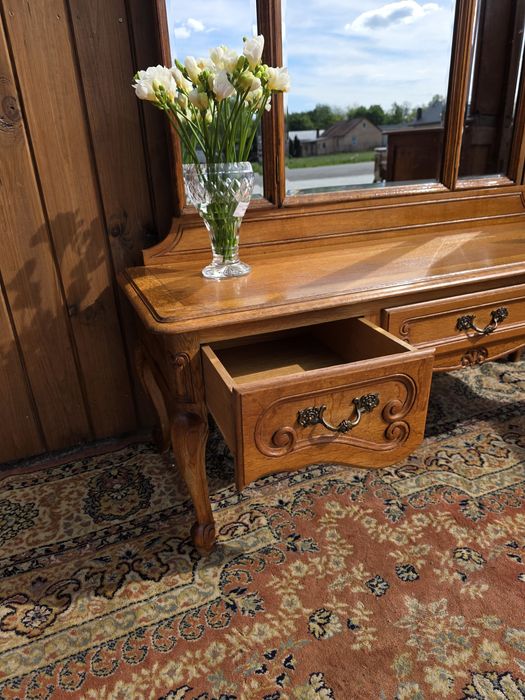 Toaletka w stylu ludwikowskim lustro Ludwik #1748 Stylowy Węgrów