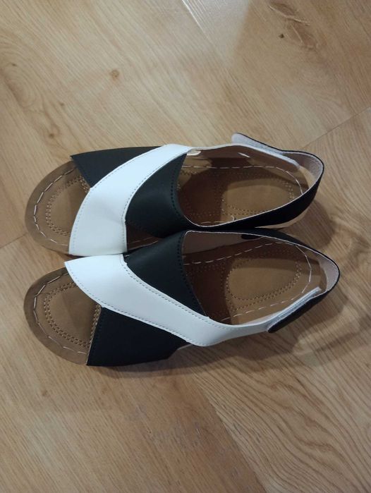 Damskie sandałki na koturnie rozmiar 37