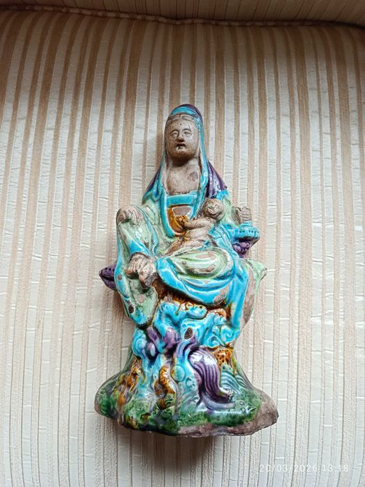 Escultura Ming de Guanyin Songzi Séc XVI 25,6 cm