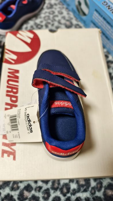 Продам дитячі нові кросівки Adidas