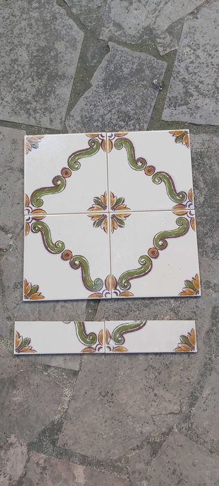 Vendo azulejos antigos
