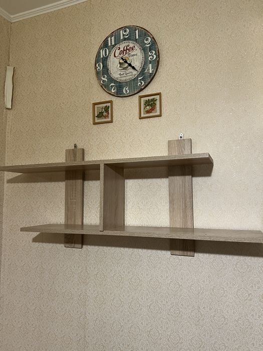 Полички на стіну