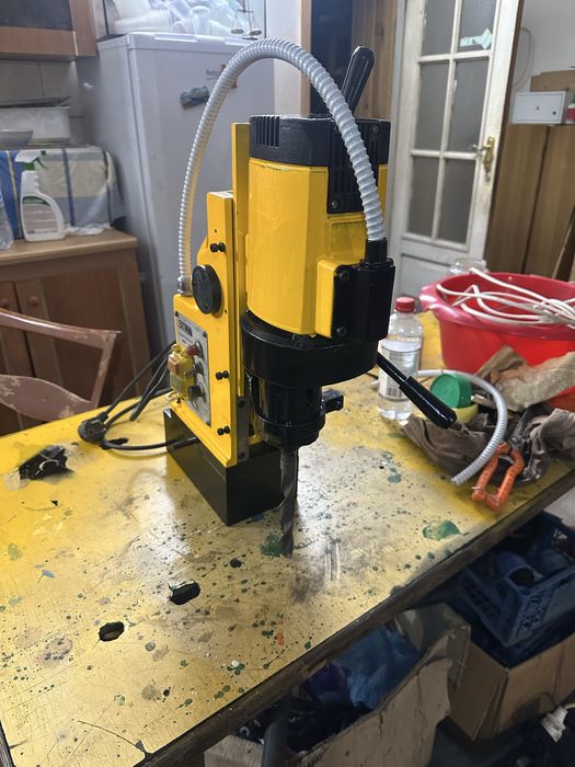 Магнитный сверлильный станок FDB Machinery MBD 25