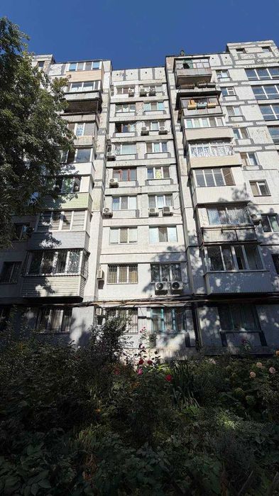 Продам 3х комнатную квартиру на 12 квартале