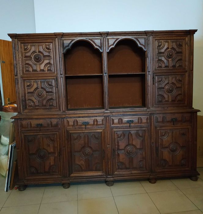 Móvel madeira castanho