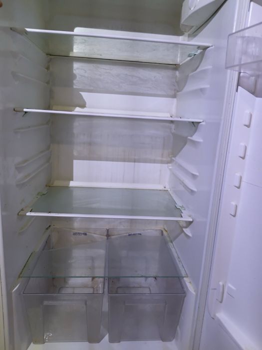 Холодільник zanussi