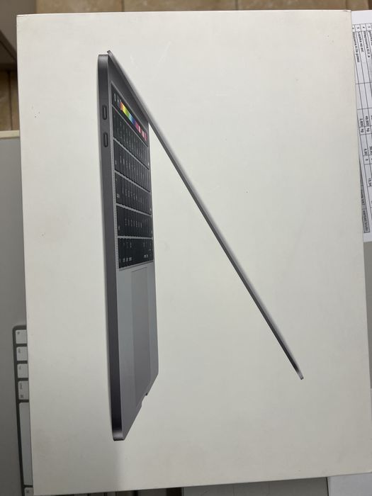 Macbook pro 1708  13 cali 2018 rok