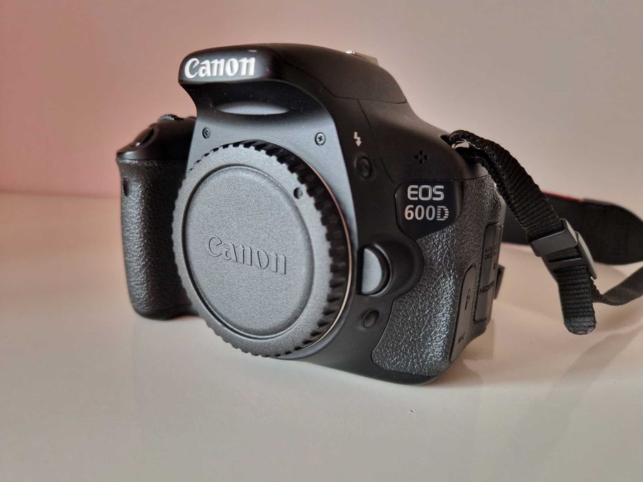 Canon EOS 600D como nova