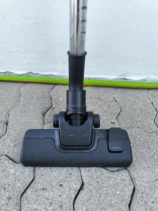 Tubo de aspirador com escova