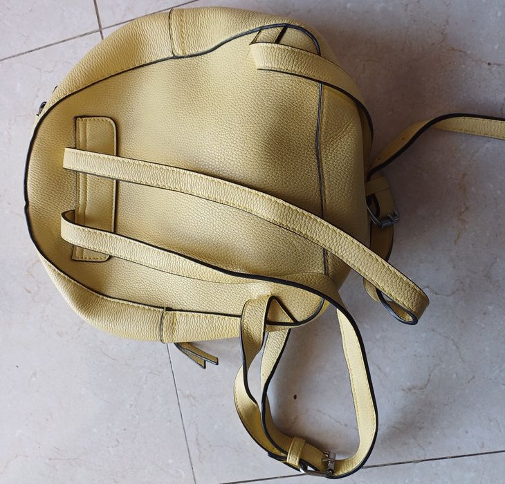 Mochila Parfois em bom estado