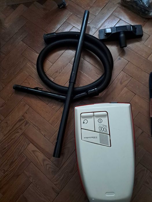 Aspirador Eletrolux 1000 watts max