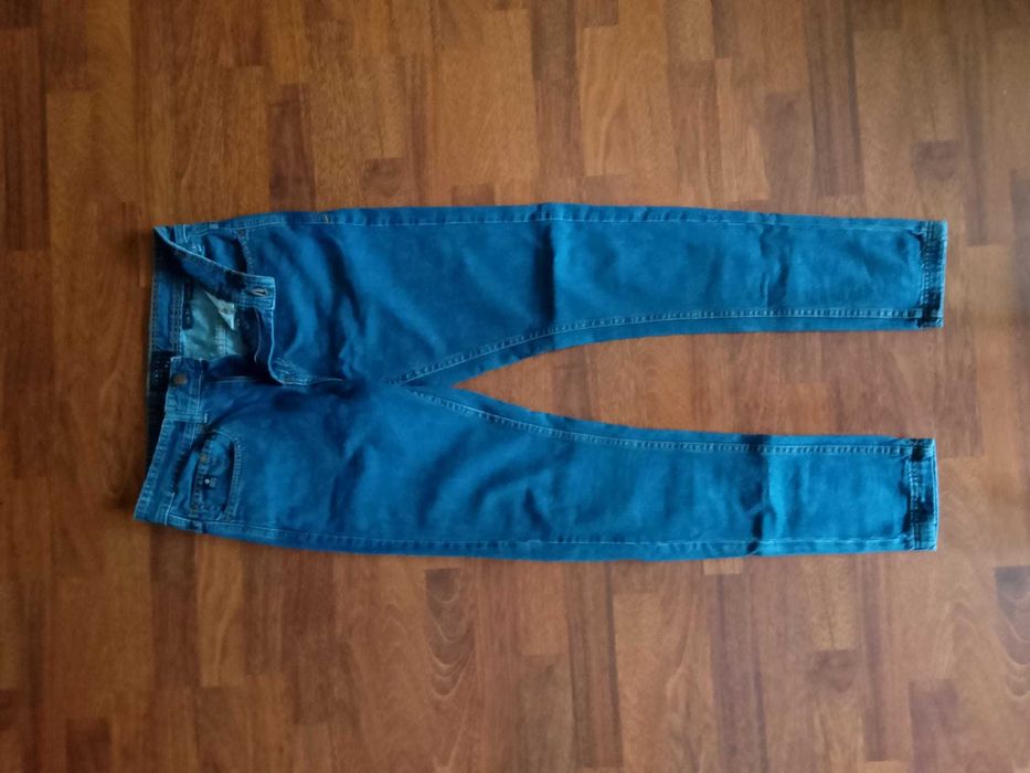 Fajne jeansy Cropp 30/32