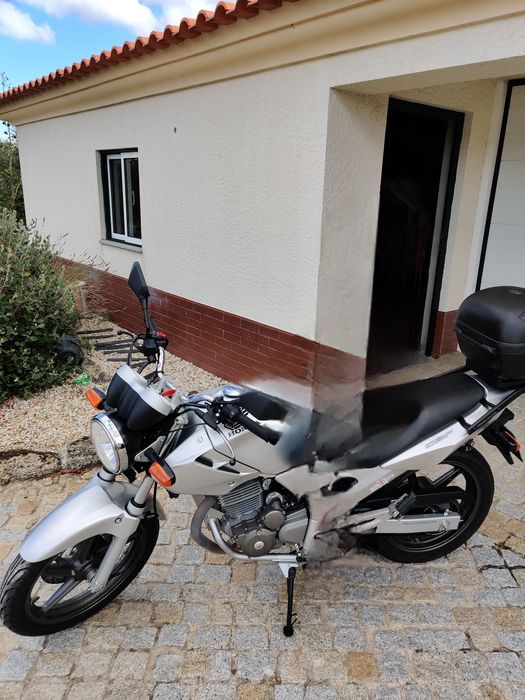 Moto honda 250cc  cbf 17500 kilometros