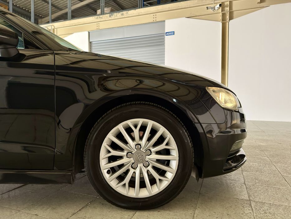 Audi A3 Limousine / 1.6 TDI / 2015 / 240,000Km / 110Cv / Poss De Retoma/Troca
