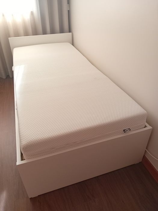 Cama e colchão de solteiro como novos