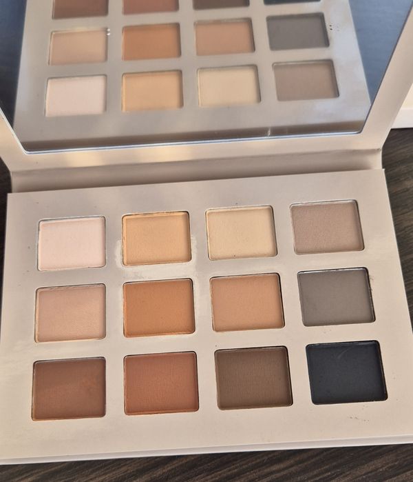 SKKN by Kim Classic Mattes Eyeshadow Palette