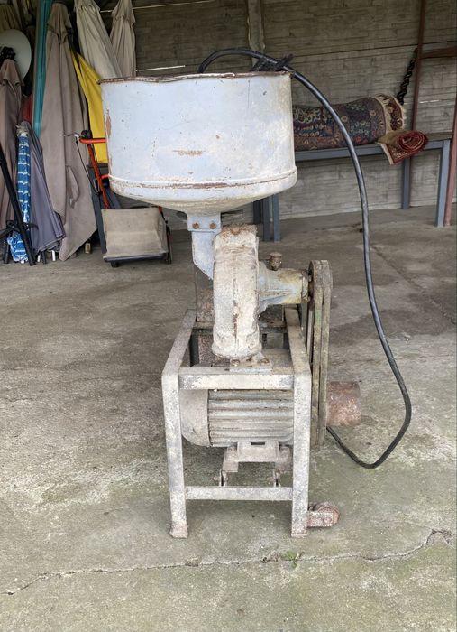 śrutownik bijakowy H-157