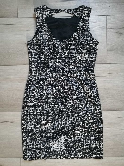 Elegancka sukienka na podszewce H&M 38/40 jak nowa